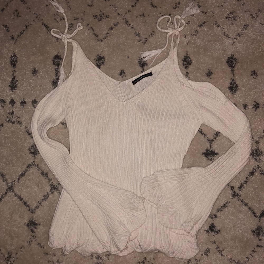 BRANDY MELVILLE OFF THE SHOULDER SWEATER